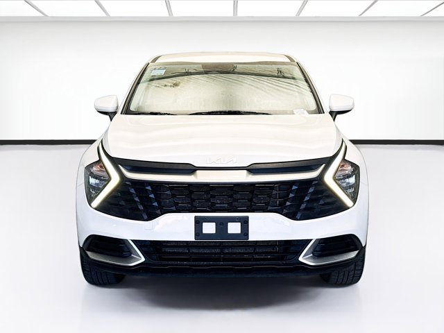 2023 Kia Sportage LX Image 2 of 17