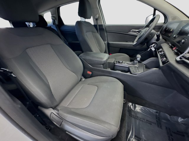2023 Kia Sportage LX Image 10 of 17