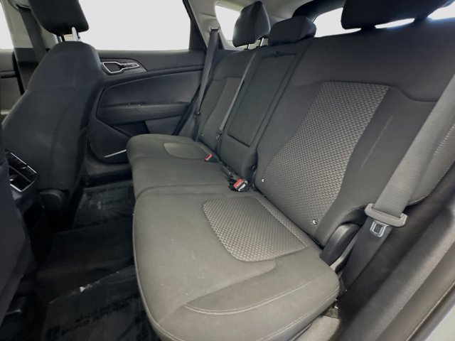 2023 Kia Sportage LX Image 8 of 17