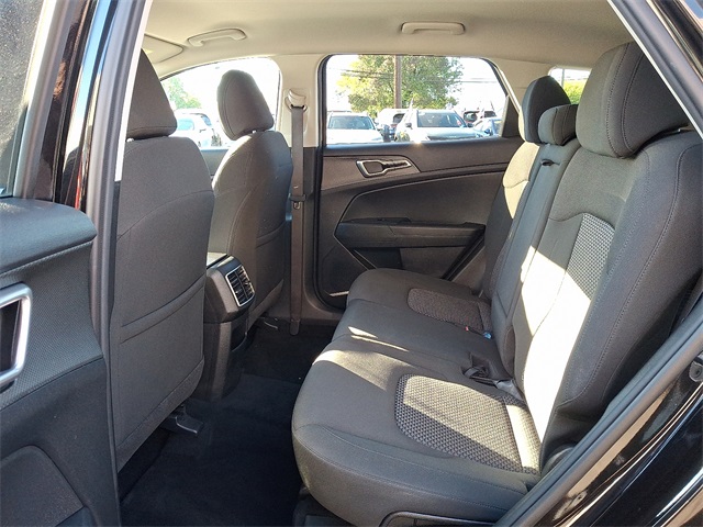 2023 Kia Sportage LX Image 11 of 30