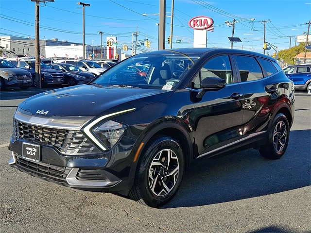 2023 Kia Sportage LX Image 1 of 30