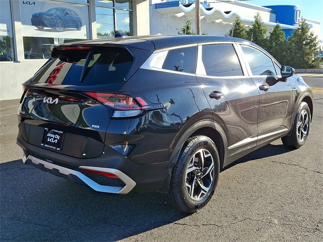 2023 Kia Sportage LX Image 5 of 30