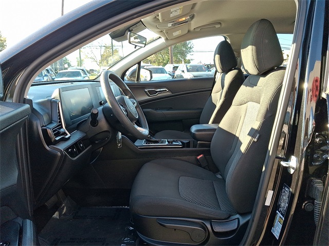 2023 Kia Sportage LX Image 12 of 30