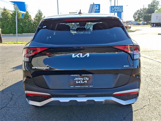 2023 Kia Sportage LX Image 6 of 30
