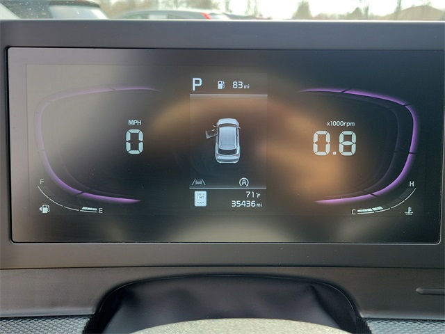 Vehicle image 8 of 27