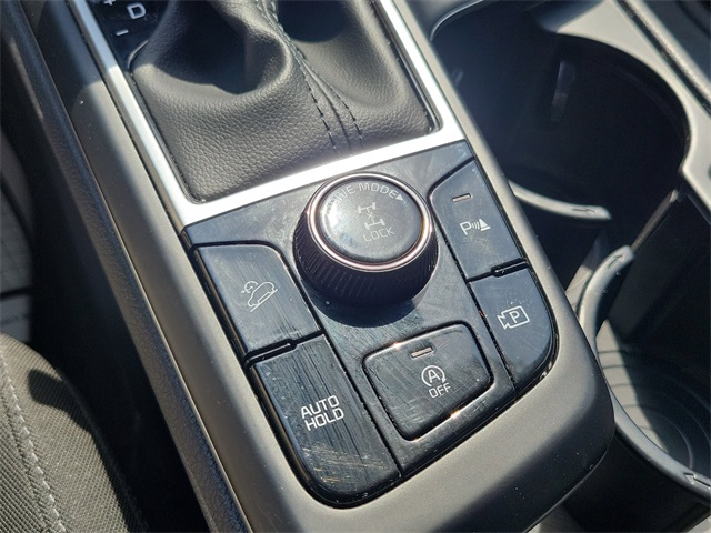 Vehicle image 15 of 27