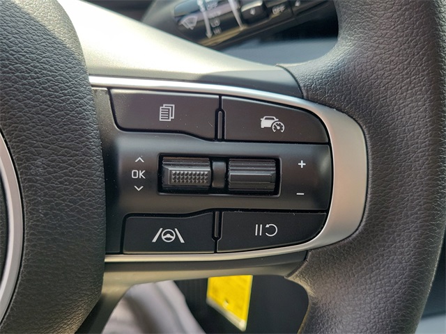 Vehicle image 10 of 27