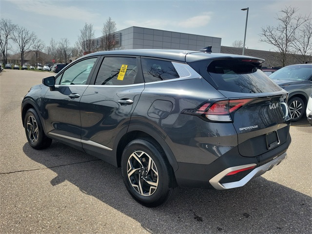 Vehicle image 4 of 27