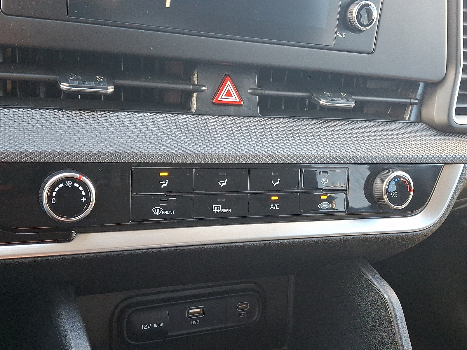 2023 Kia Sportage LX Image 28 of 30