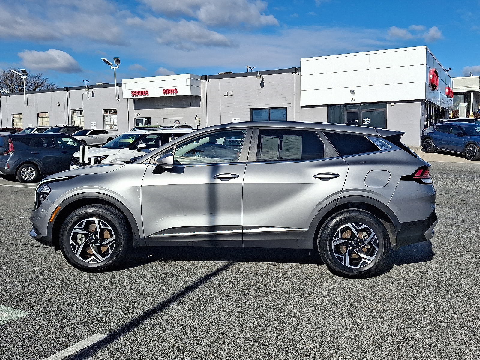 2023 Kia Sportage LX Image 7 of 30