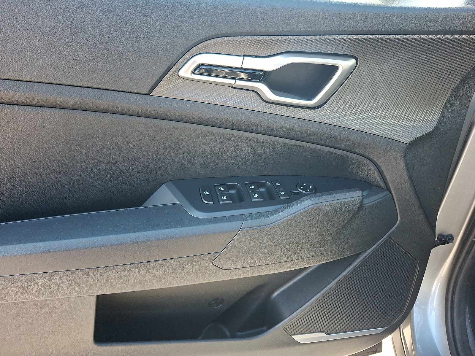 2023 Kia Sportage LX Image 18 of 30