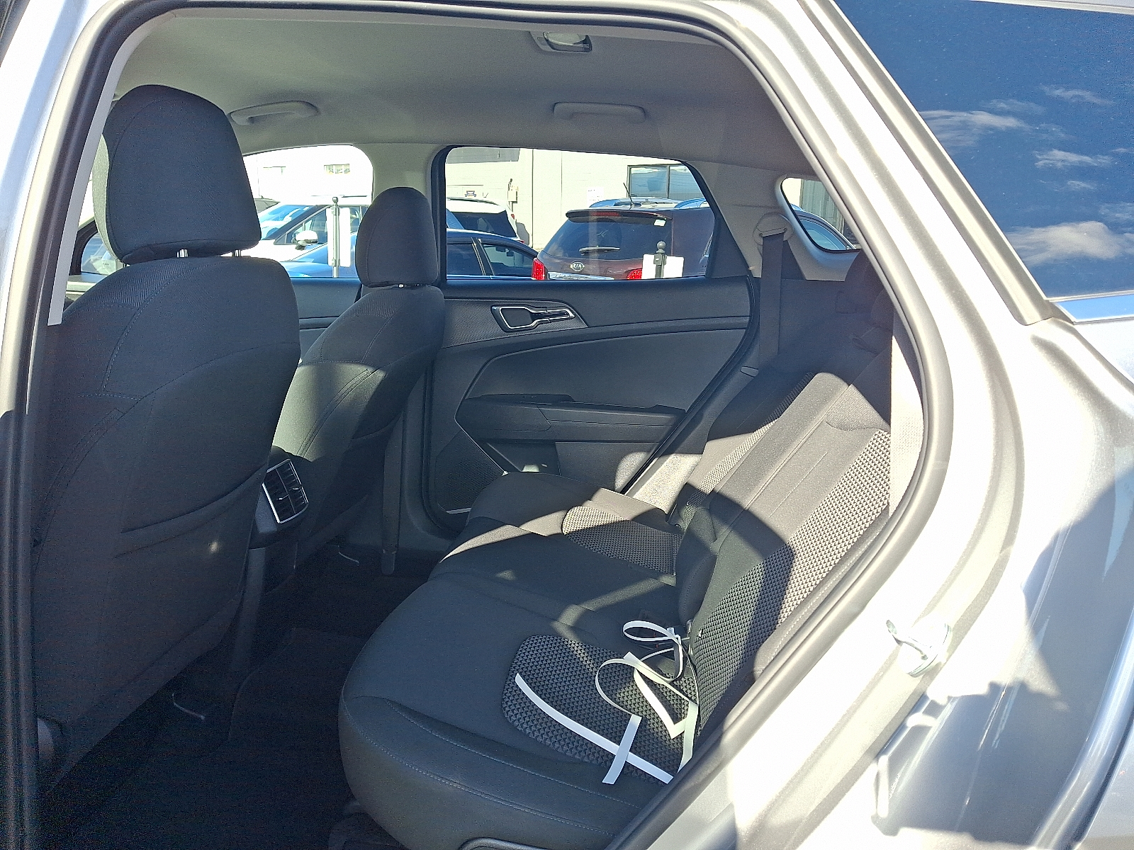 2023 Kia Sportage LX Image 12 of 30