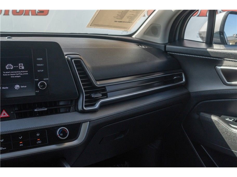 Vehicle image 15 of 41