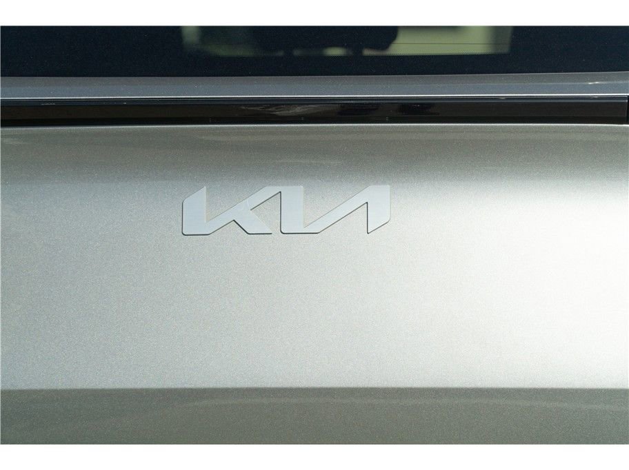 Vehicle image 38 of 41