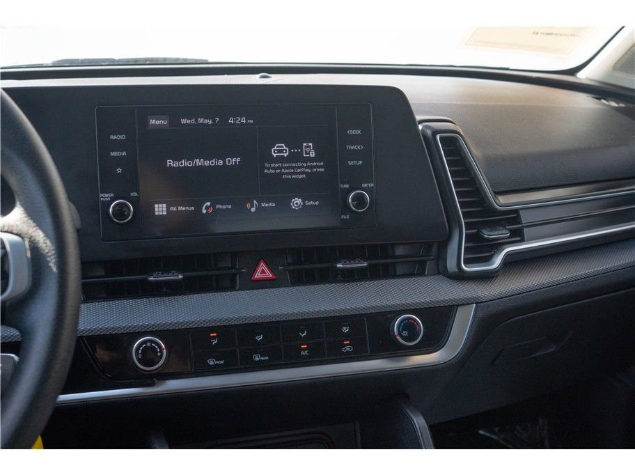Vehicle image 13 of 41