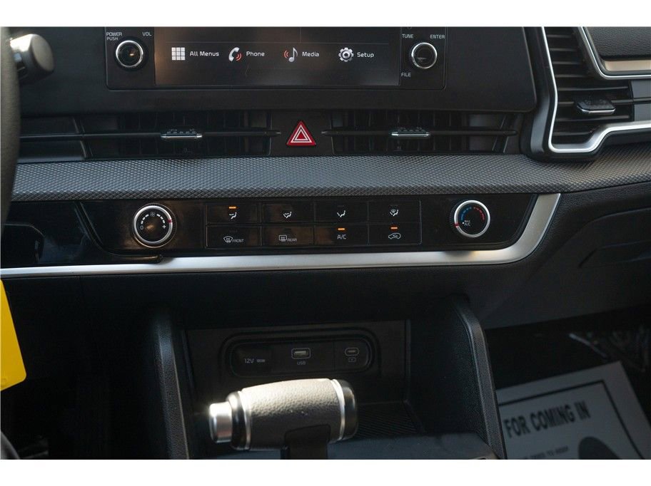 Vehicle image 34 of 41