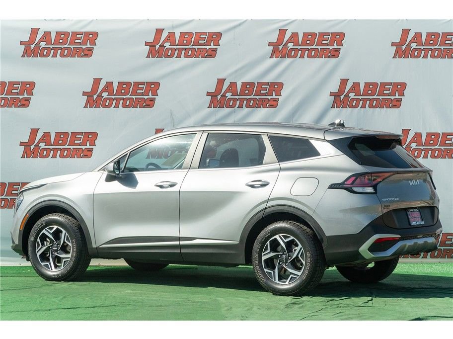Vehicle image 6 of 41