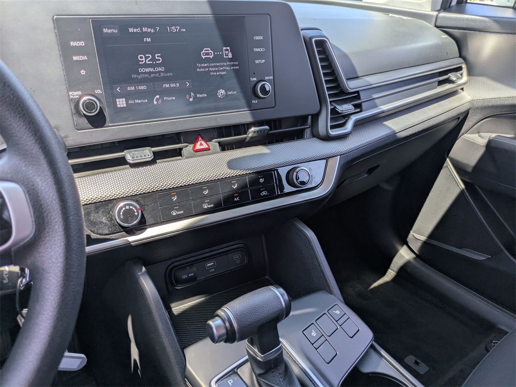 Vehicle image 19 of 30