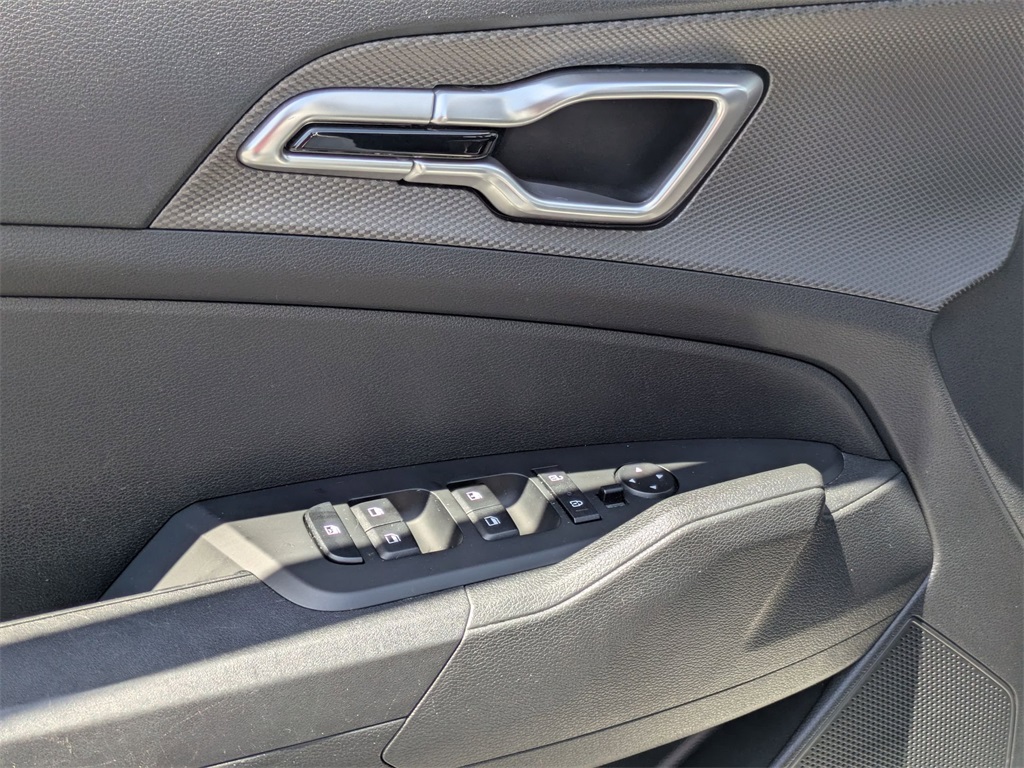 Vehicle image 14 of 30