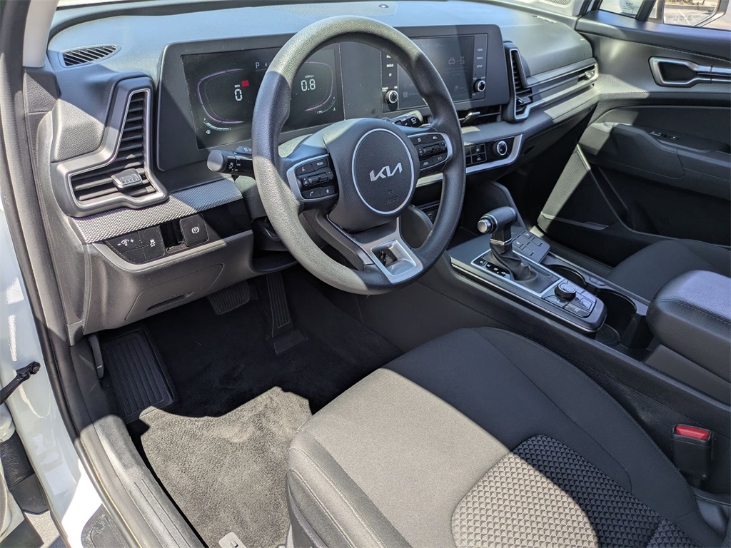Vehicle image 16 of 30