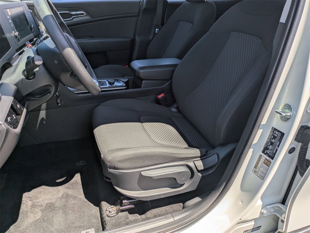 Vehicle image 15 of 30