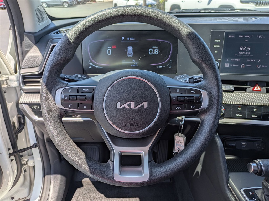 Vehicle image 17 of 30