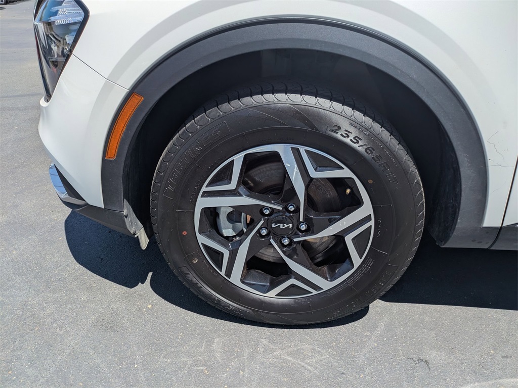 Vehicle image 12 of 30