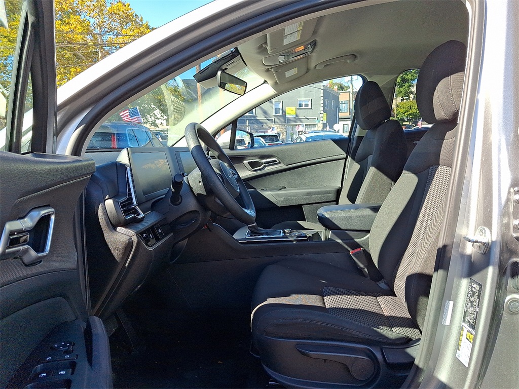 2023 Kia Sportage LX Image 11 of 30