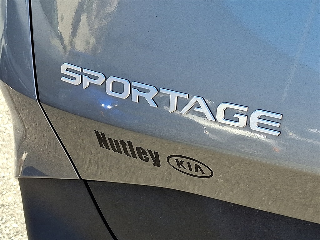 2023 Kia Sportage LX Image 28 of 30