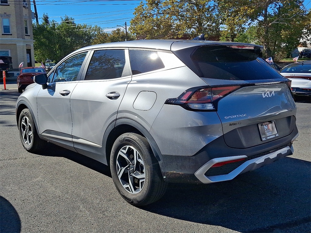 2023 Kia Sportage LX Image 7 of 30
