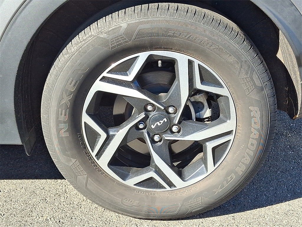 2023 Kia Sportage LX Image 8 of 30