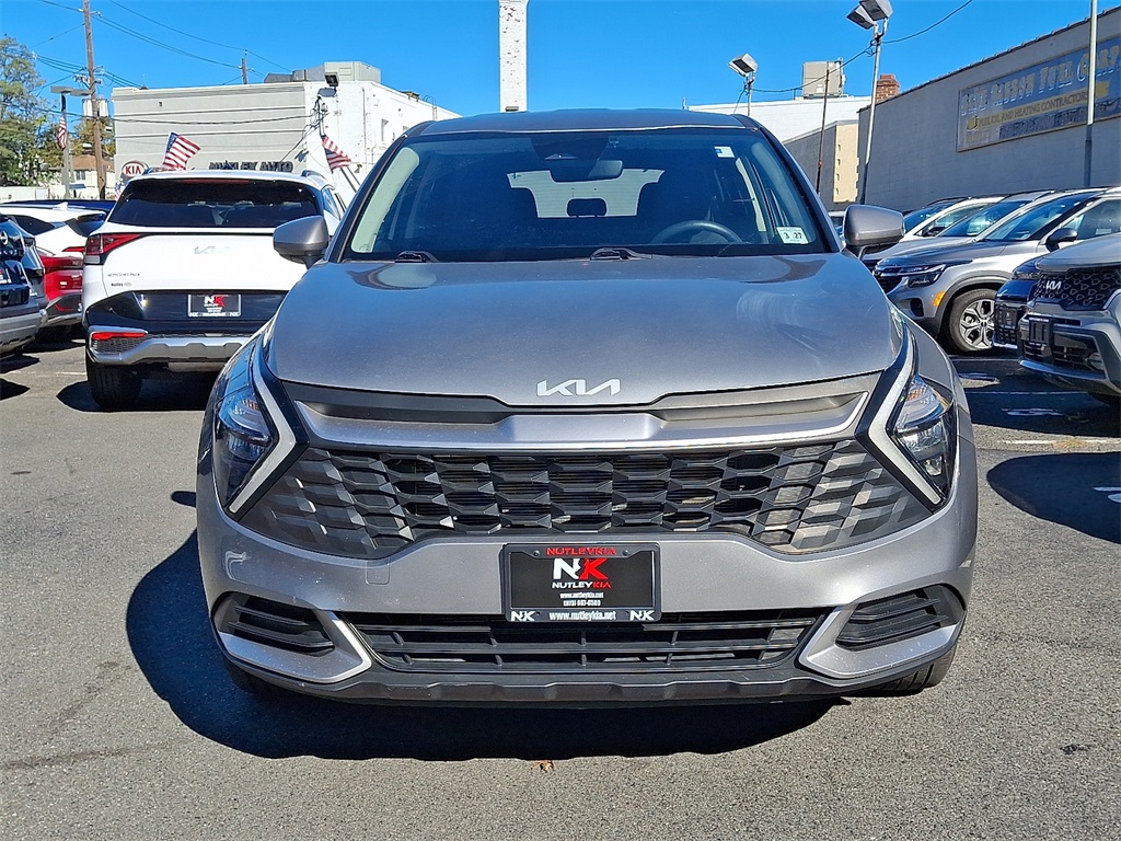 2023 Kia Sportage LX Image 2 of 30