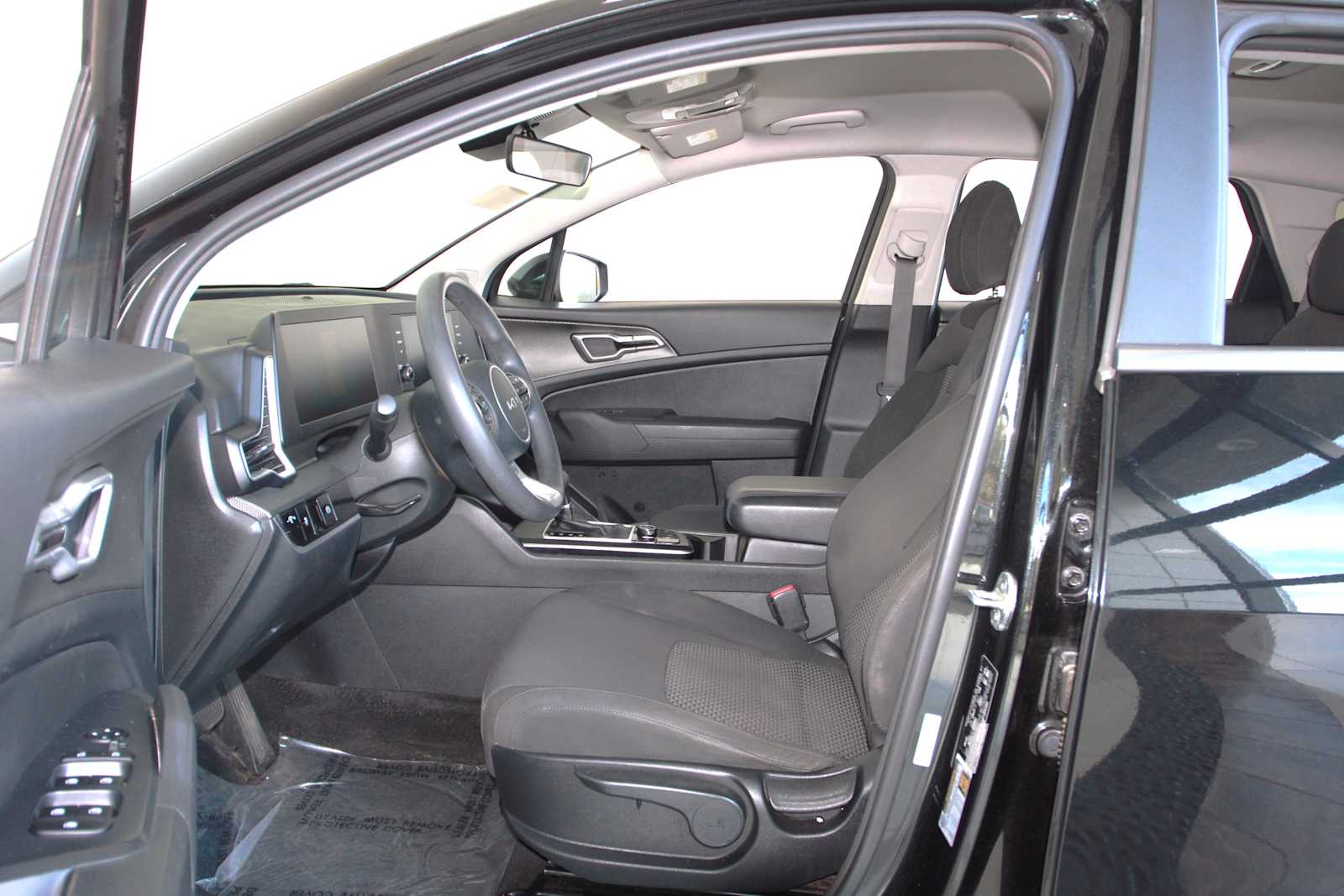 2023 Kia Sportage LX Image 19 of 33