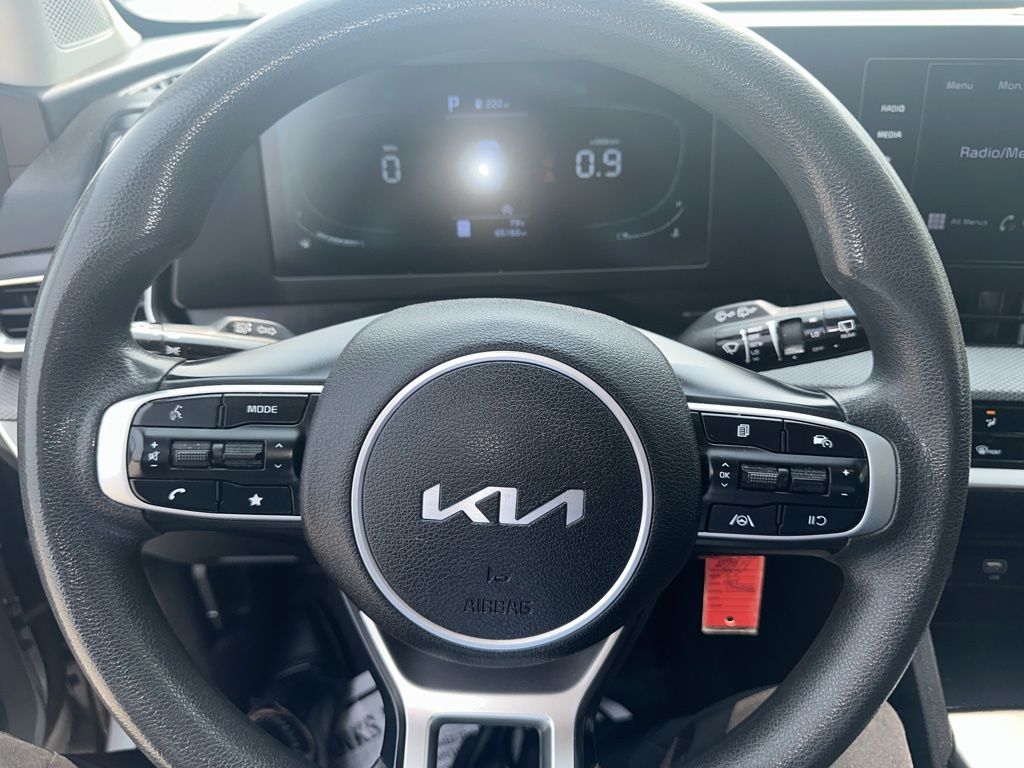 2023 Kia Sportage LX Image 16 of 20