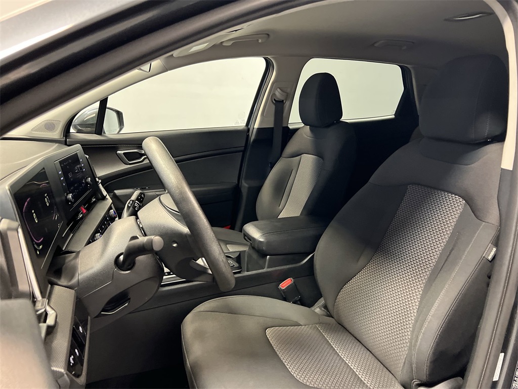 Vehicle image 15 of 30