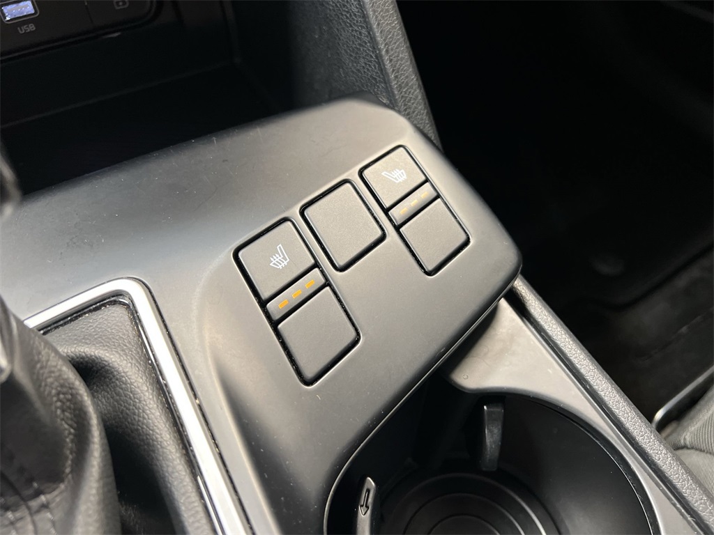 Vehicle image 26 of 30