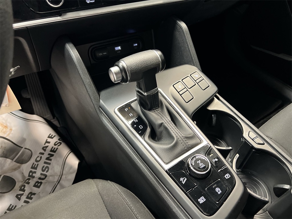 Vehicle image 22 of 30