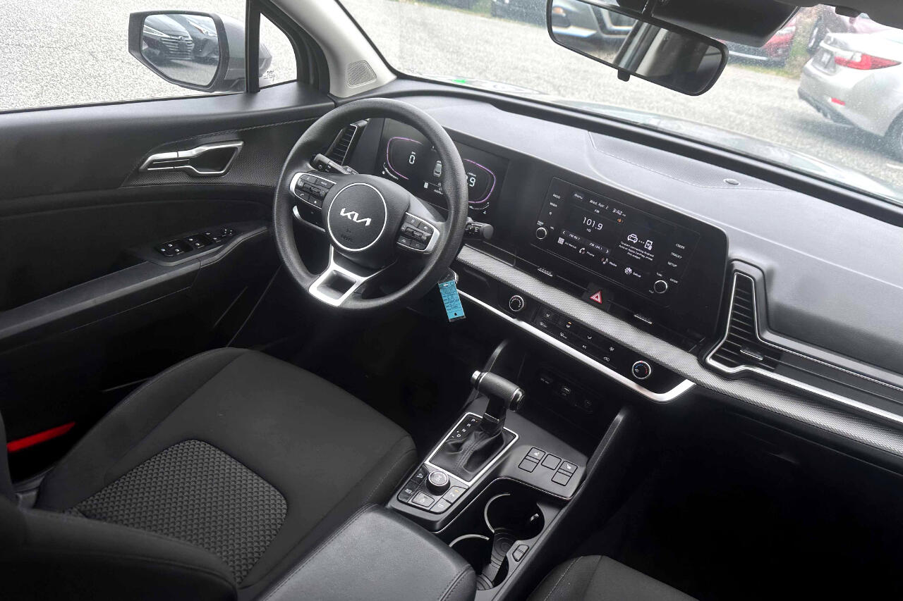 Vehicle image 14 of 24