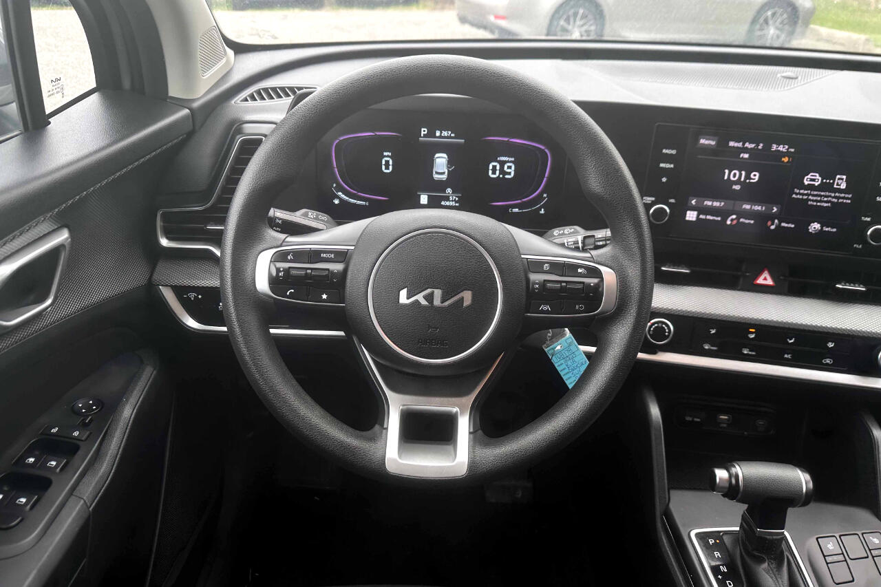 Vehicle image 13 of 24