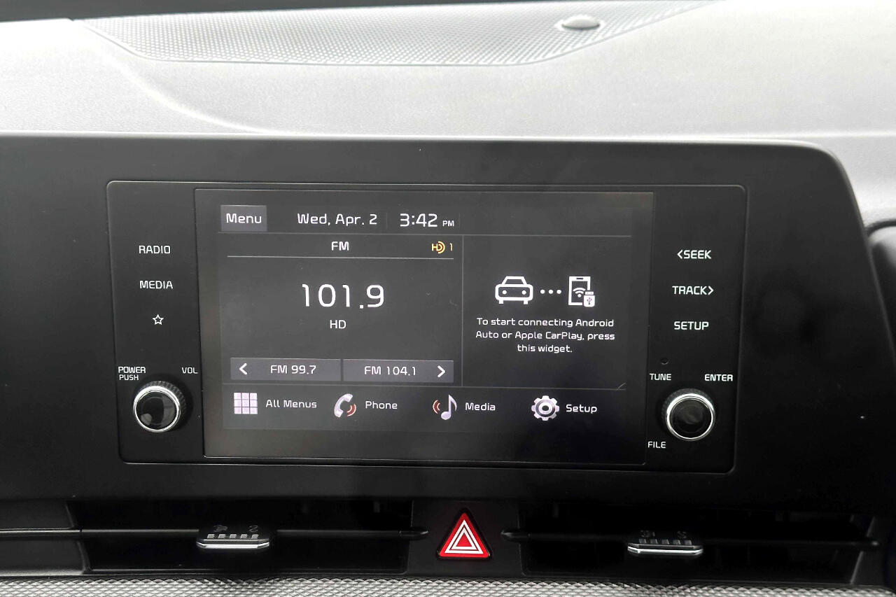 Vehicle image 17 of 24