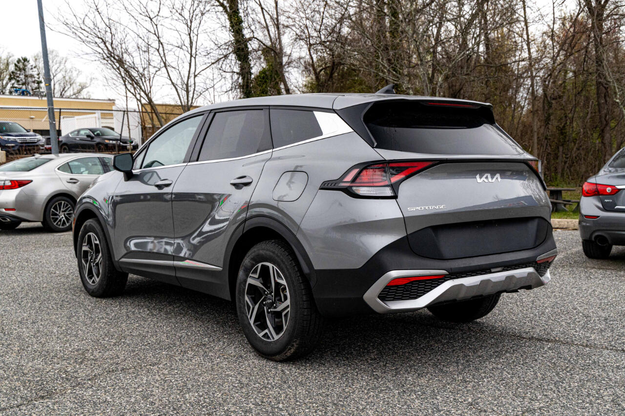 Vehicle image 8 of 24