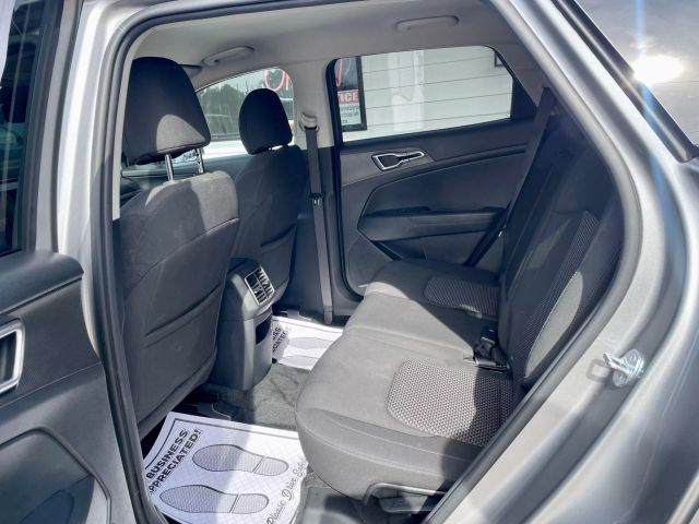 Vehicle image 19 of 25