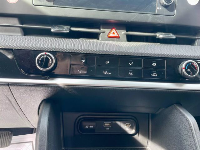Vehicle image 16 of 25