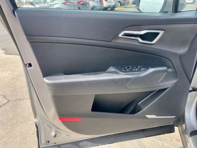 Vehicle image 9 of 25