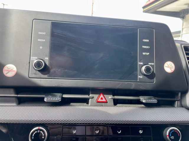 Vehicle image 17 of 25