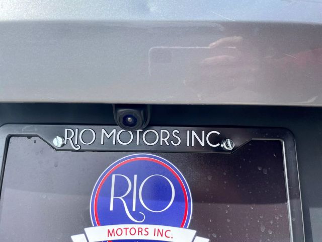 Vehicle image 23 of 25
