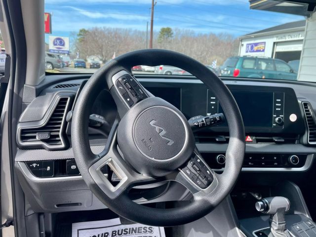 Vehicle image 11 of 25