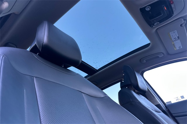 2023 Kia Sportage SX Image 8 of 26