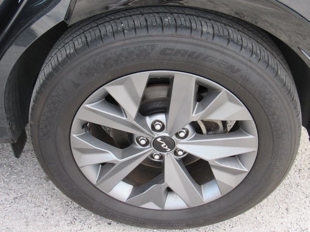 Vehicle image 22 of 46