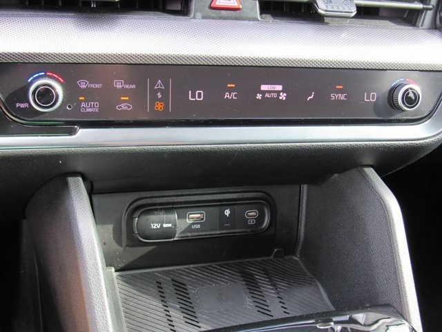 Vehicle image 30 of 46